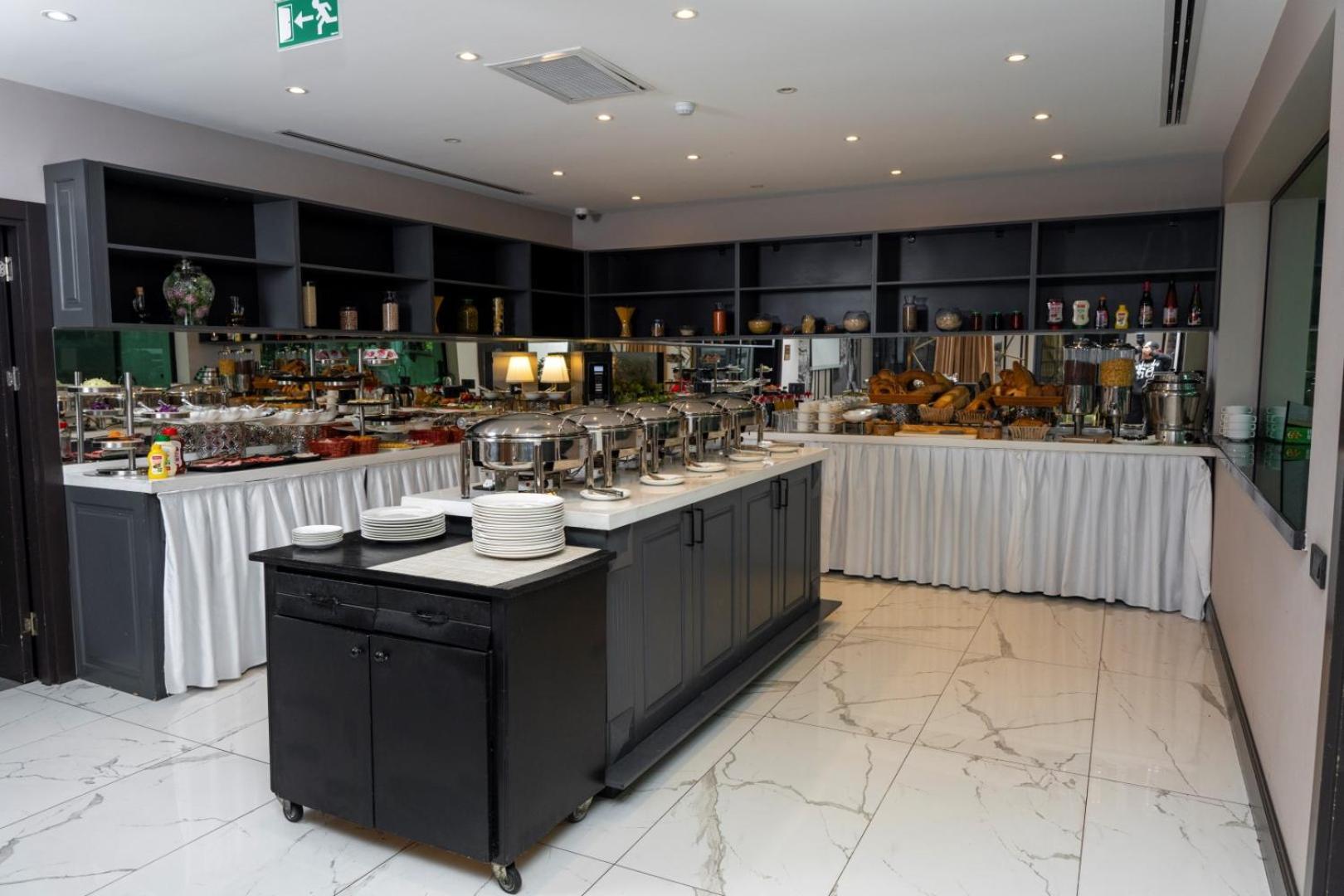 Port Rivoli Hotel Баку Экстерьер фото